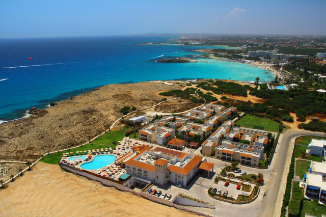ULTRA LAST MINUTE LA PLAJA IN CIPRU AKTHEA BEACH HOTEL 4**** DEMIPENSIUNE ZBOR DIRECT DIN OTOPENI CU TAXE INCLUSE