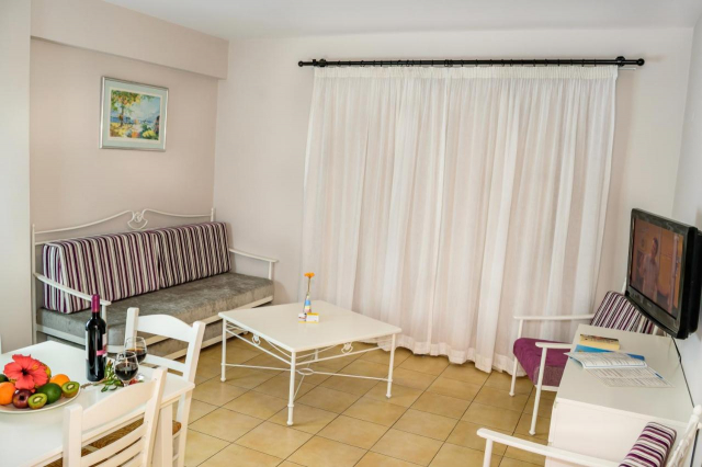 ULTRA LAST MINUTE LA PLAJA IN CIPRU AKTHEA BEACH HOTEL 4**** DEMIPENSIUNE ZBOR DIRECT DIN OTOPENI CU TAXE INCLUSE