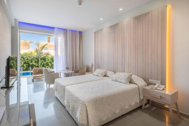 ULTIMELE LOCURI PLAJA CIPRU 4**** DEMIPENSIUNE TASIA MARIS BEACH ZBOR DIRECT DIN OTOIPENI CU TAXE INCLUSE
