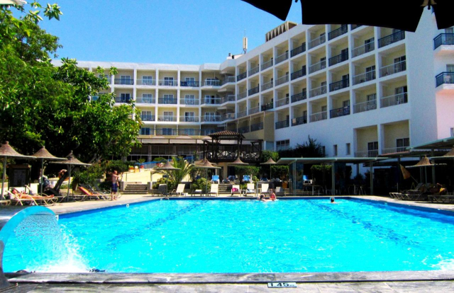 LAST MINUTE AYIA NAPA MARINA HOTEL 3*** ZBOR DIRECT DIN OTOPENI CU TAXE INCLUSE