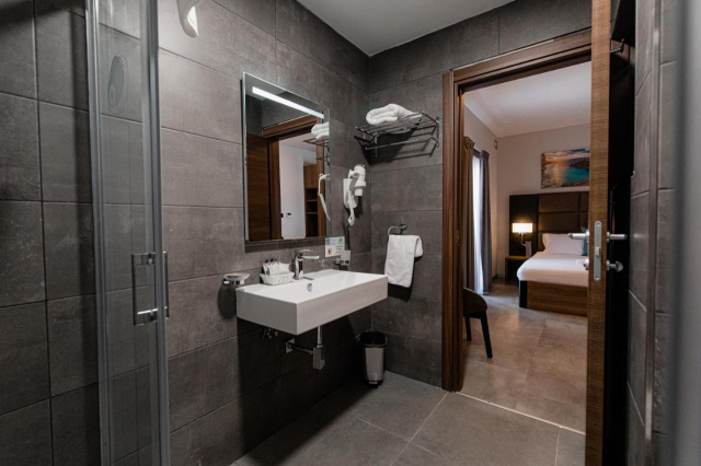 LAST MINUTE MALTA PEBBLES RESORT 4**** MIC DEJUN ZBOR DIN OTOPENI CU TAXE INCLUSE