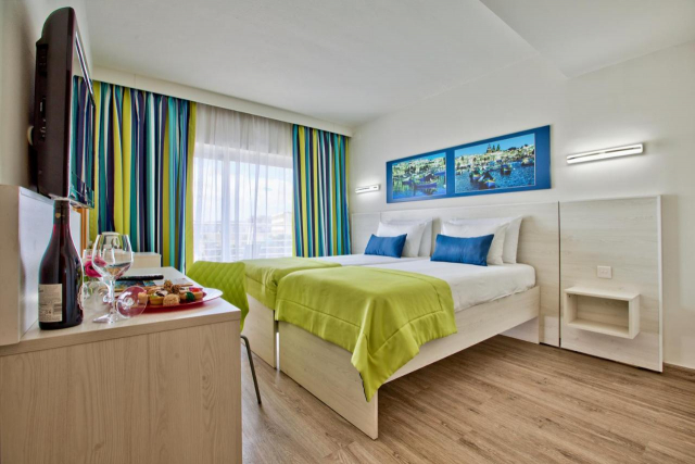 LAST MINUTE MALTA SANTANA  HOTEL 4**** MIC DEJUN ZBOR DIN OTOPENI CU TAXE INCLUSE