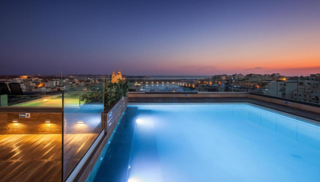 LAST MINUTE MALTA SOLANA HOTEL 4**** DEMIPENSIUNE ZBOR DIN OTOPENI CU TAXE INCLUSE