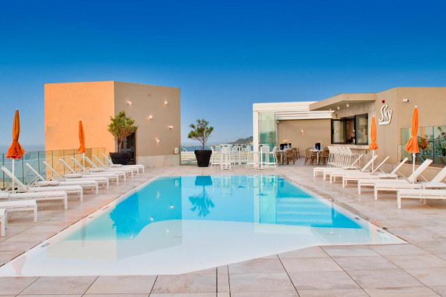 LAST MINUTE MALTA LUNA  HOTEL 4**** DEMIPENSIUNE ZBOR DIN OTOPENI CU TAXE INCLUSE