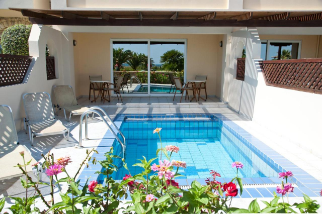 ULTRA LAST MINUTE INSULA CRETA 5***** DEMIPENSIUNE VANTARIS PALACE  ZBOR DIRECT DIN OTOPENI/CLUJ CU TAXE INCLUSE
