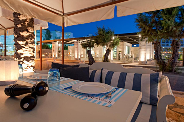 Sejur in Creta: 700 euro cazare 7 nopti cu All inclusive+ transport avion+ toate taxele