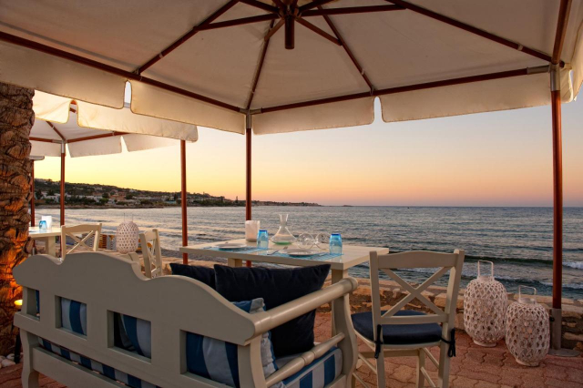 Sejur in Creta: 700 euro cazare 7 nopti cu All inclusive+ transport avion+ toate taxele