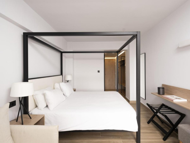 Sejur in Creta: 700 euro cazare 7 nopti cu All inclusive+ transport avion+ toate taxele