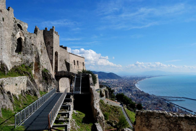 LAST MINUTE AMALFI COAST LA ISLA RESORT4**** MIC DEJUN ZBOR DIN OTOPENI CU TAXE INCLUSE