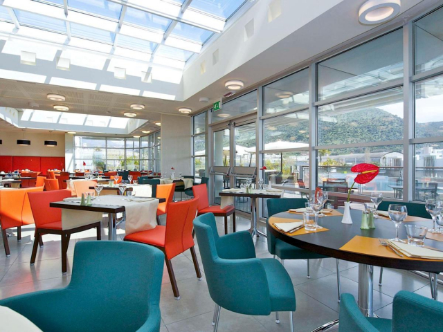 LAST MINUTE AMALFI COAST NOVOTEL SALERNO 4**** MIC DEJUN ZBOR DIN OTOPENI CU TAXE INCLUSE