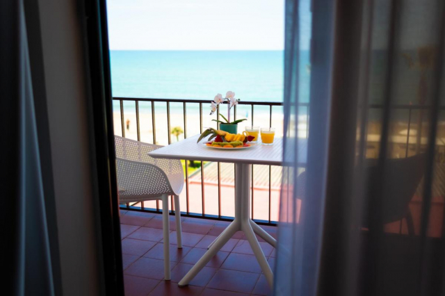 LAST MINUTE AMALFI COAST  PE PLAJA SCHUHMAN   4**** MIC DEJUN ZBOR DIN OTOPENI CU TAXE INCLUSE