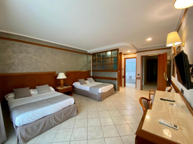 LAST MINUTE AMALFI COAST LE PALME 4**** MIC DEJUN ZBOR DIN OTOPENI CU TAXE INCLUSE