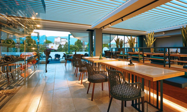 LAST MINUTE AMALFI COAST DELUXE MEC PAESTUM 5***** MIC DEJUN ZBOR DIN OTOPENI CU TAXE INCLUSE
