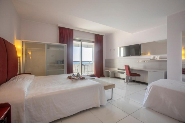 LAST MINUTE AMALFI COAST GRAND HOTEL SALERNO 4**** MIC DEJUN ZBOR DIN OTOPENI CU TAXE INCLUSE