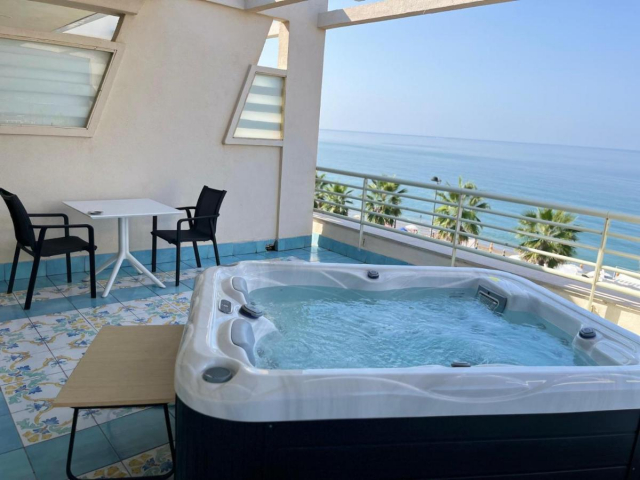 LAST MINUTE AMALFI COAST PE PLAJA ANCORA  4**** MIC DEJUN ZBOR DIN OTOPENI CU TAXE INCLUSE