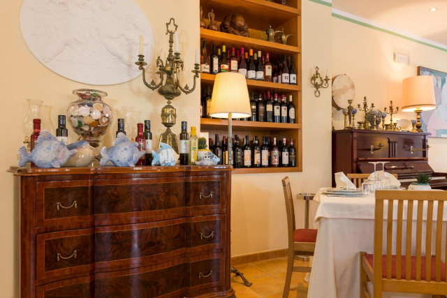 LAST MINUTE AMALFI COAST VILLA RITTA 3*** MIC DEJUN ZBOR DIN OTOPENI CU TAXE INCLUSE