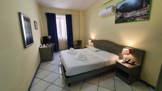 LAST MINUTE AMALFI COAST POLO NAUTICA 4**** MIC DEJUN ZBOR DIN OTOPENI CU TAXE INCLUSE