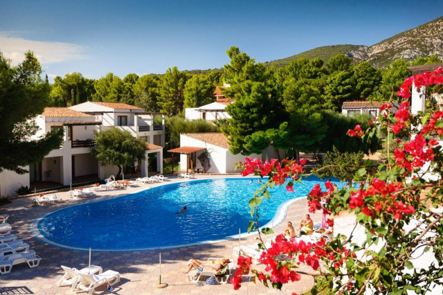 ULTRA LAST MINUTE SARDINIA 4**** CLUB ESSE PALMASERA ZBOR DIN OTOPENI CU TAXE INCLUSE