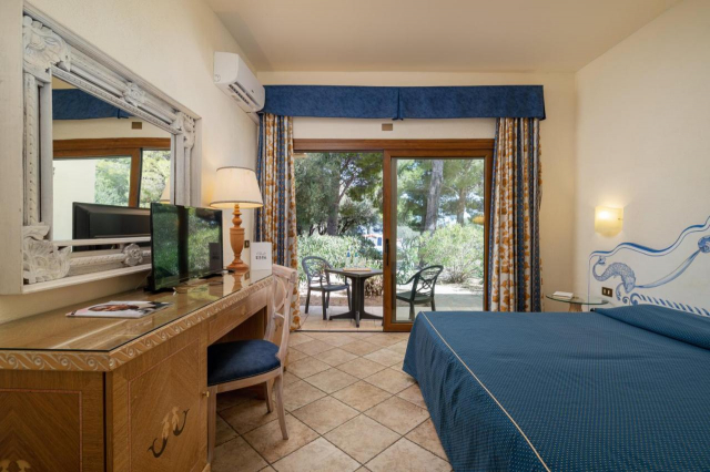 ULTRA LAST MINUTE SARDINIA 4**** CLUB ESSE PALMASERA ZBOR DIN OTOPENI CU TAXE INCLUSE