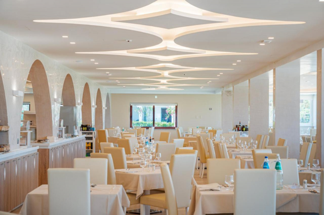 ULTRA LAST MINUTE SARDINIA 4**** DEMIPENSIUNE PORTOCONTE ZBOR DIN OTOPENI CU TAXE INCLUSE