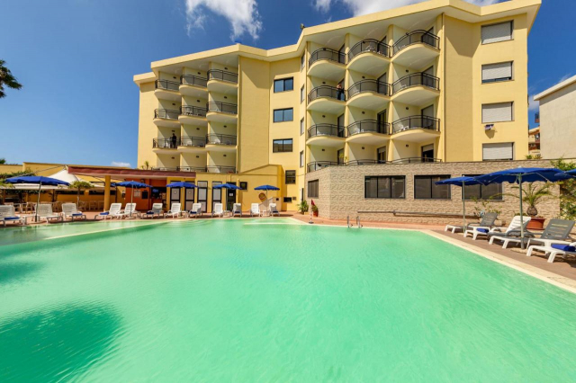 ULTRA LAST MINUTE SARDINIA 4****  RINA HOTEL ZBOR DIN OTOPENI CU TAXE INCLUSE