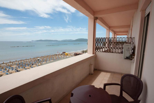 ULTRA LAST MINUTE SARDINIA 4**** SAN MARCO HOTEL ZBOR DIN OTOPENI CU TAXE INCLUSE