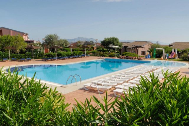 ULTRA LAST MINUTE SARDINIA 4**** CALA ROSA  ZBOR DIN OTOPENI CU TAXE INCLUSE