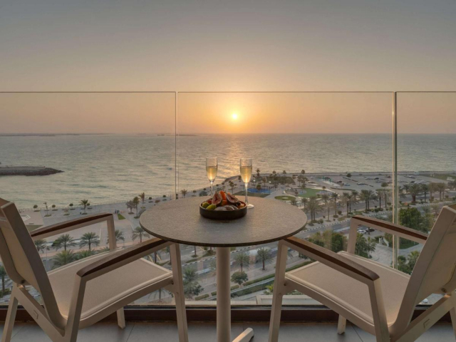 ULTRA LAST MINUTE PE PLAJA IN EMIRATE LA 5***** ALL INCLUSIVE MOVENPICK   ZBOR DIN OTOPENI CU TOATE TAXELE INCLUSE