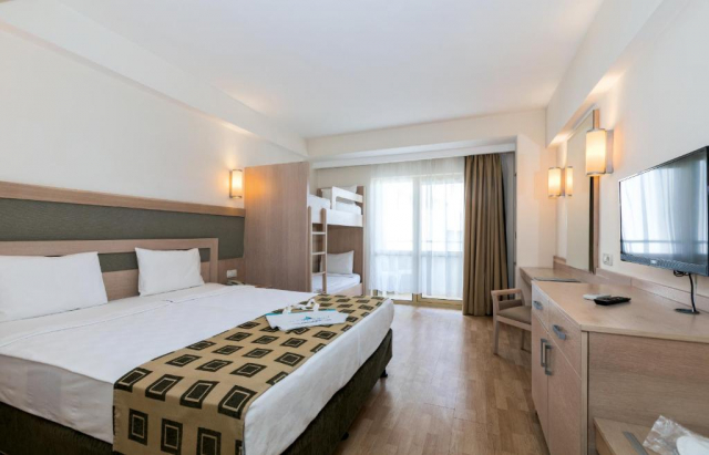 ULTIMELE LOCURI ANTALYA, AVION DIN CLUJ-NAPOCA, LA HOTEL SIDE BREEZE 5*, LA TARIFUL DE 703 EURO/PERSOANA, UAI!