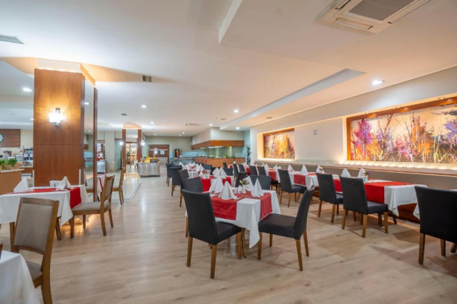 ULTIMELE LOCURI ANTALYA, AVION DIN CRAIOVA, LA HOTEL SIDE BREEZE 5*, LA TARIFUL DE 574 EURO/PERSOANA, UAI!