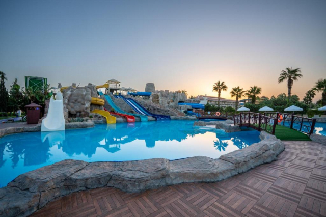 ULTIMELE LOCURI ANTALYA, AVION DIN BUCURESTI, LA HOTEL SELECTUM FAMILY RESORT SIDE 5*, LA TARIFUL DE 1120 EURO/PERSOANA, UAI!