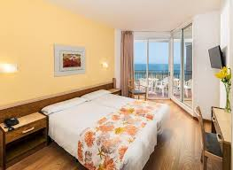SUPER DEAL SPANIA  GRAN CANARIA HOTEL BEVERLY PARK 3 * DEMIPENSIUNE PRET 929  EURO PLECARE IN 8 IULIE 2025