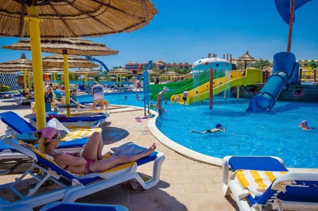 ULTIMELE LOCURI IN EGYPT 5***** ULTRA  ALL INCLUSIVE TITANIC BEACH ZBOR CHARTER DIN ORADEA CLUJ NAPOCA CU TAXE INCLUSE