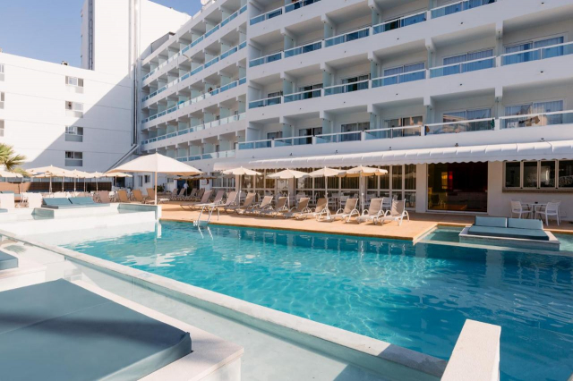 ULTRA LAST MINUTE PALMA DE MALLORCA VISTANOVA  HOTEL 3*** DEMIPENSIUNE ZBOR DIN CLUJ/OTOPENI CU TAXE INCLUSE
