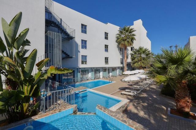 CRETA HERAKLION, AVION DIN TIMISOARA, LA HOTEL POLLIS 4*, LA TARIFUL DE 679 EURO/PERSOANA, DEMIPENSIUNE!