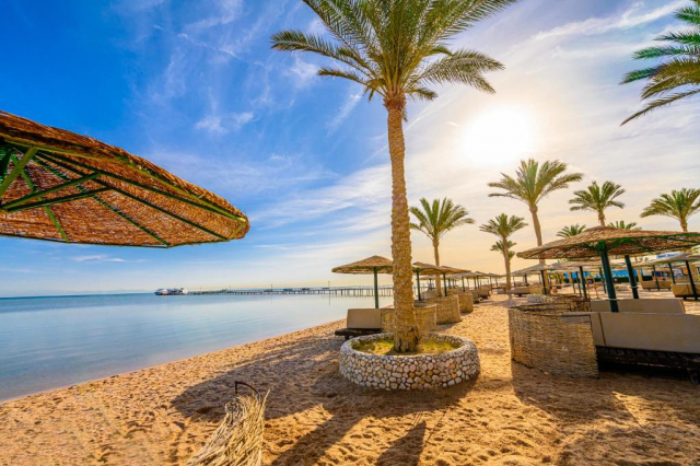 Sejur de 14 nopti la plaja in Hurghada la 640 euro,avion din Bucuresti!!! The Grand Hotel