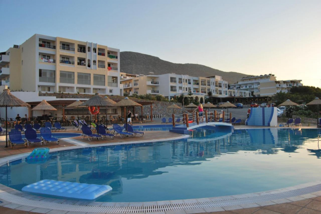 ULTRA LAST MINUTE INSULA CRETA 4**** ALL INCLUSIVE MEDITERANEO ZBOR DIRECT DIN OTOPENI CU TAXE INCLUSE