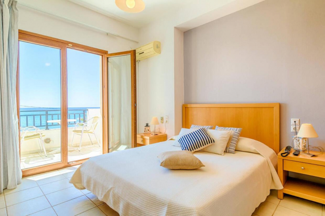 ULTRA LAST MINUTE INSULA CRETA 4**** DEMIPENSIUNE TRITON CRETAN ZBOR DIN OTOPENICLUJ NAPOCA CU TAXE INCLUSE