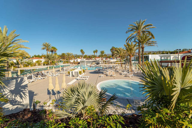 ULTRA LAST MINUTE INSULELE CANARE 4****DEMIPENSIUNE DUNAGOLF SUITES ZBOR DIRECT DIN OTOPENI CU TAXE INCLUSE