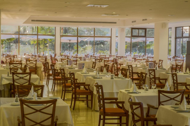 SUPER OFERTA   TENERIFE 7 NOPTI  4****  ATLANTIC EL TOPE DEMIPENSIUNE   ZBOR DIRECT DIN OTOPENI CU TAXE INCLUSE