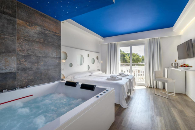 ULTRA LAST MINUTE PALMA DE MALLORCA 4**** DEMIPENSIUNE TRITON BEACH  ZBOR DIN CLUJ NAPOCA CU TAXE INCLUSE