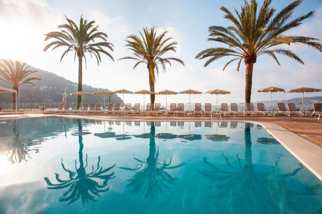 ULTRA LAST MINUTE PALMA DE MALLORCA 4**** DEMIPENSIUNE GROUPOTEL PLAYA CALA ZBOR DIN CLUJ NAPOCA CU TAXE INCLUSE
