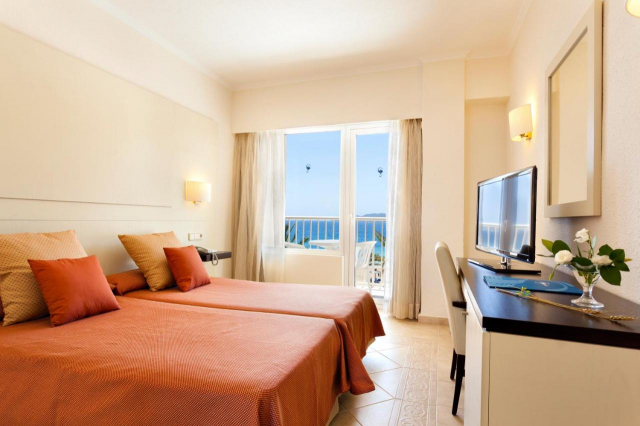ULTRA LAST MINUTE PALMA DE MALLORCA 4**** DEMIPENSIUNE GROUPOTEL PLAYA CALA ZBOR DIN CLUJ NAPOCA CU TAXE INCLUSE