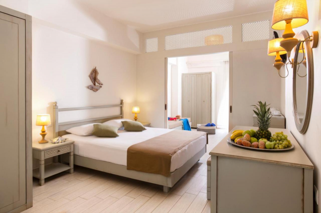 ULTRA LAST MINUTE INSULA CRETA 4**** DEMIPENSIUNE ALMYRIDA BEACH ZBOR DIN TARGU MURES/SIBIU/BRASOV CU TAXE INCLUSE