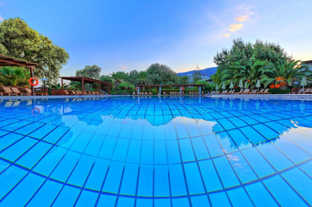 ULTRA LAST MINUTE DELUXE PE PLAJA INSULA CRETA 5***** DEMIPENSIUNE APPOLONIA BEACH  ZBOR CHARTER CU TAXE INCLUSE