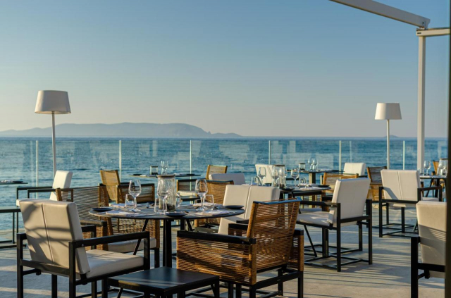 ULTRA LAST MINUTE PE PLAJA INSULA CRETA 5***** DEMIPENSIUNE KNOSSOS BEACH ZBOR CHARTER CU TAXE INCLUSE