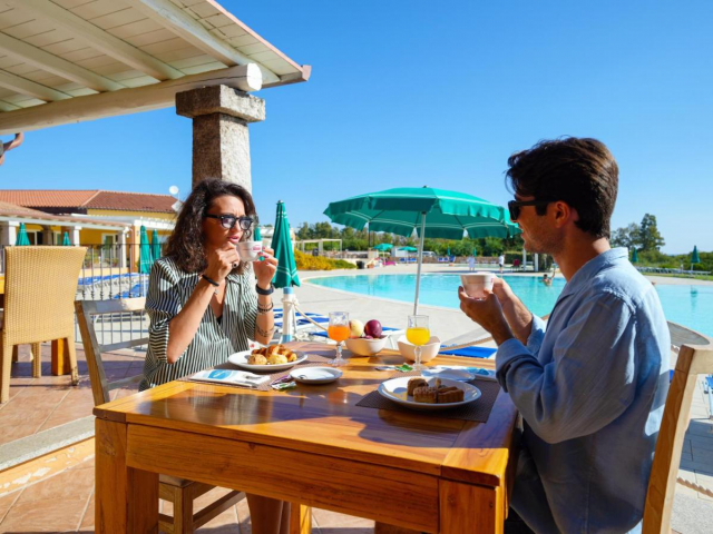 ULTRA LAST MINUTE SARDINIA 4**** DEMIPENSIUNE  FUTURA BAIA ZBOR DIN OTOPENI CU TAXE INCLUSE