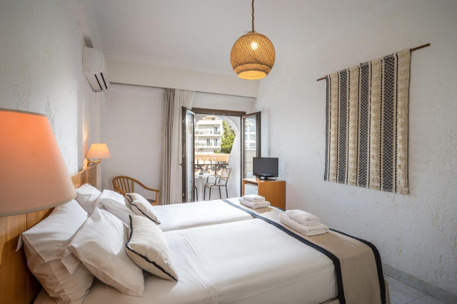 ULTRA LAST MINUTE INSULA CRETA HERONISSOS HOTEL  4**** ALL INCLUSIVE ZBOR DIN OTOPENI CU TAXE INCLUSE