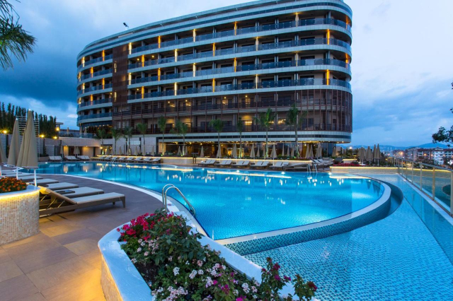 Sejur in Antalya: 625 euro cazare 7 nopti cu Ultra All  inclusive+ transport avion+ toate taxele
