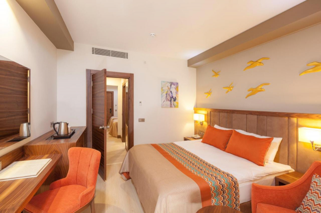 Sejur in Antalya: 750 euro cazare 7 nopti cu Ultra All  inclusive+ transport avion+ toate taxele
